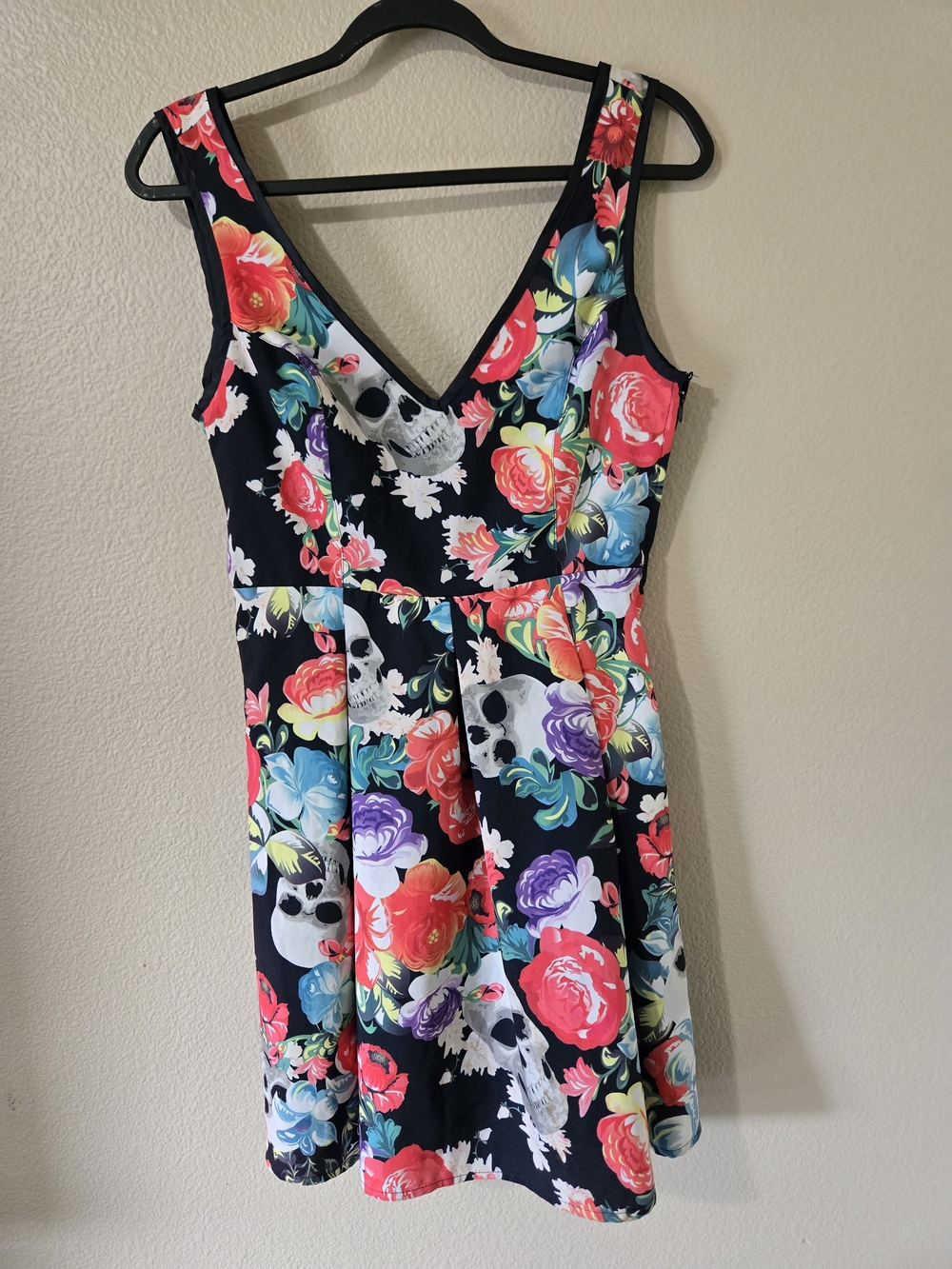 Iron Fist Black Floral & Skull V-Neck Mini Dress Size Medium